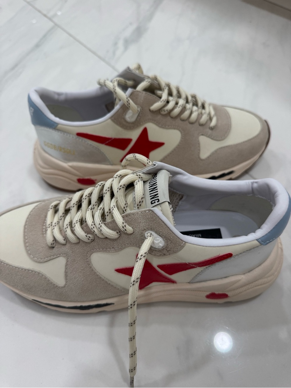Never worn golden goose sneakers. Eur: 42